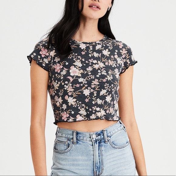 American Eagle Outfitters Tops - ✨3/$7✨American Eagle Floral Top